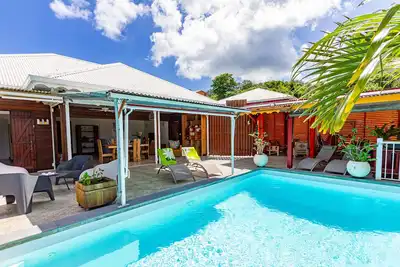 Image de Kaz Bwa Lele  à 400m de la célèbre plage de Grande Anse -  Deshaies