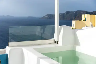 Image de Incredible Santorini Villa | Villa Elrohir | Adult Only | 1 Bedroom | Stunning Sea Views | Private Furnished Terrace with Jetted Tub | Oia