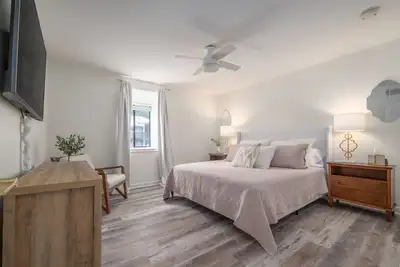 Image de Luxury in the Heart of Homewood, Minutes from Samford!