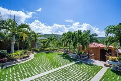 Image de Tiny House on Luxurious Villa