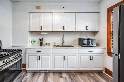 Image de Amazing 3br house in Rochester with Ac, WiFi, Steps: Airport, UofR, Rit, Strong