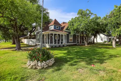 Image de The Southern Breeze Bungalow- a great spot in serene Goldthwaite with Ac, WiFi