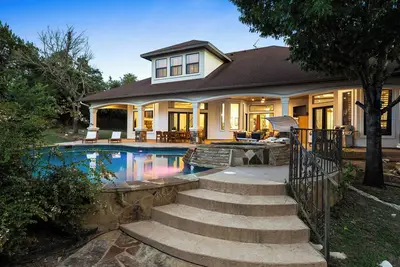 Image de Luxurious Austin Getaway: Unwind in Style and Comfort at Rocky Ridge Retreat