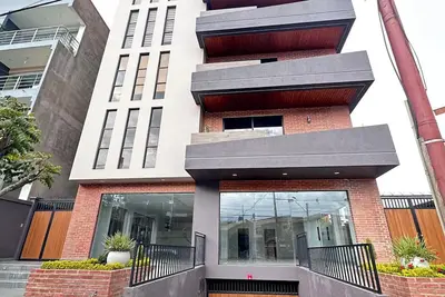 Image de Luxury apartment/3 Beths/3 Queen Beds 2 1/2 Baths