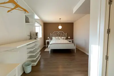 Image de Chambre privée avec salle de bain attenante