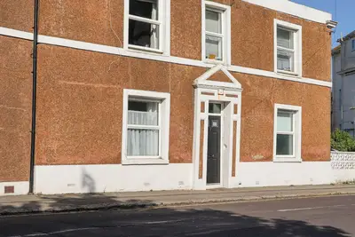 Goldhurst Apartment, pet friendly, with open fire in Hastings