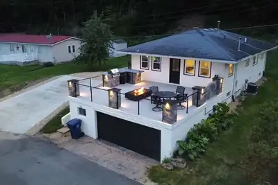 Image de Roofscape Retreat, enjoy the patio life!