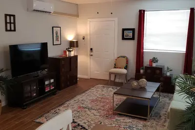 Image de Charming Caribbean 1-bedroom roomy Apartment in amazing Downtown Sanford