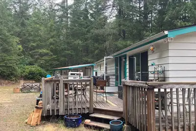 Image de Resort with Maggie Lake & Hood Canal access: 2 bed, 3 bath and separate cabin.