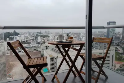 Image de Runawasi Eres, , Modern, centrally located apartment with wonderful view