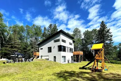 Image de Le Chalet-Reux de Charlevoix, vue montagne et spa!