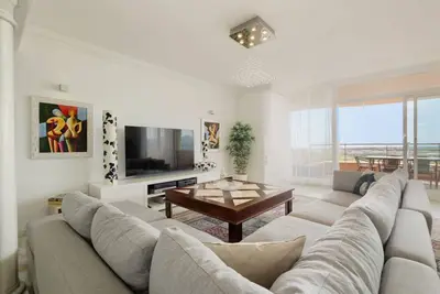 Image de Appartement 4 lits, jacuzzi, terrasse, vue sur la mer, Nueva Andalucía, Marbella