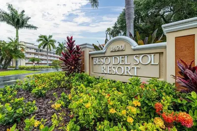 Seaside Top Floor Condo