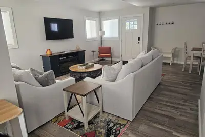 Modern Comfort in Downtown Victor