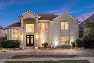 Modern Castle w/ Pool + Spa + 3 Gamerooms!