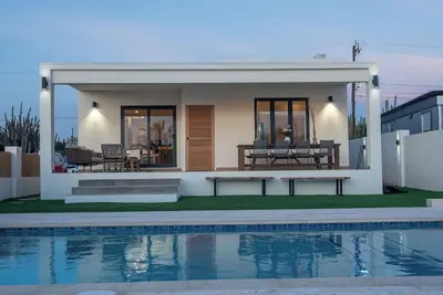 Image de Discover luxury and relaxation at our villa in Aruba.