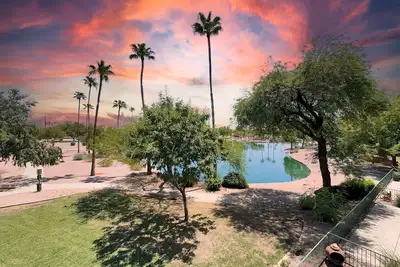 Image de Very Superstition! 2nd Floor Condo! Hot Pool!