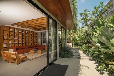 Image de Urban Retreat Seminyak–Private 3br Villa with Private Pool, Butler, Cook and Gym