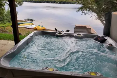 Image de Plage privée avec Spa sur le Lac I Plage Sucrée