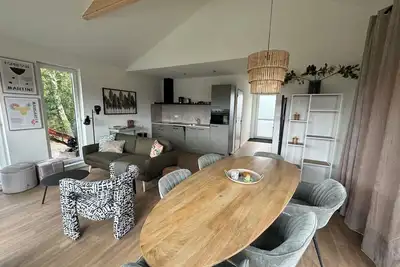 Image de Stilvolles Ferienhaus am Wasser