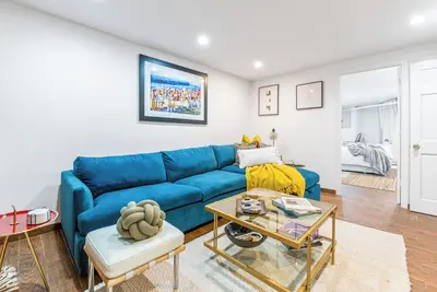 Image de Modern 2-bedroom apartment in chic Bklyn neighborhood