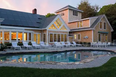 Image de L. B. Orcutt - Biddeford Pool with a Pool