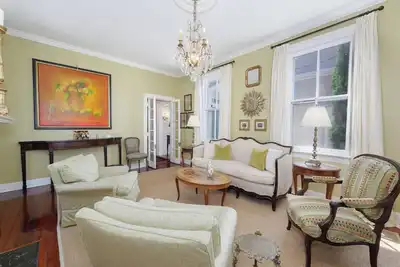 Image de Stunning 3br Home on desired Tradd - 3 Parking Spots