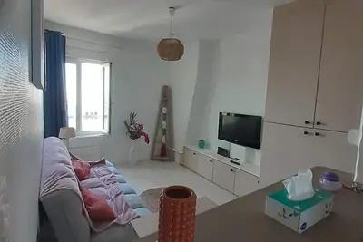 Studio 3 Eme ÉTAGE Sans Ascenseur  A 50 M De La Plage