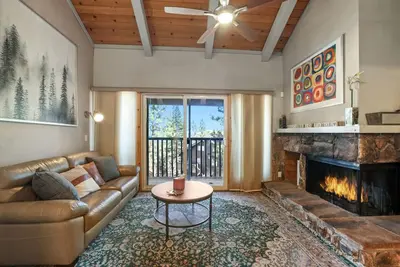Pet-Friendly 3br | Heavenly & Fireplace | Sleeps 7