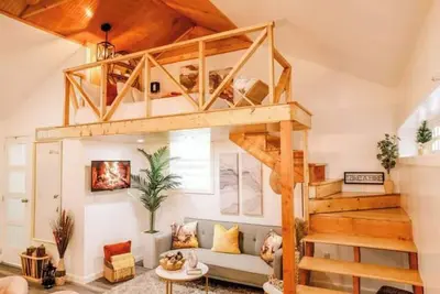 Image de <Modern Cabin in the City> By D&D Vacation Rental