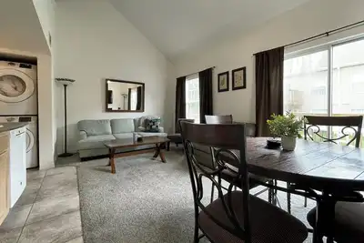 Image de Lakeside Breeze 2 Br/Ba Condo