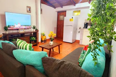 Image de Relaxing Apartment: Ac in all Rooms + Free Wifi in Center of Granada I 6 People