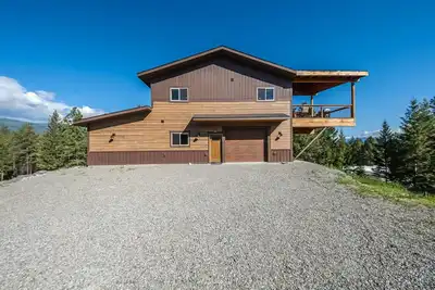 Image de Rock Lot – A 5 Star Vacation!