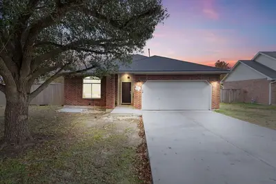 Image de Taylor Rodeo, Jacuzzi, Spacious Yard, Games, 5. 6 miles 9 minutes drive time to Samsung Austin Semiconductor