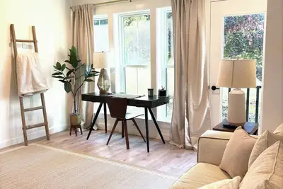 Image de The Continental Chambers- near Hamilton College!