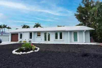 3-bedroom vacation home just steps from Periwinkle Way