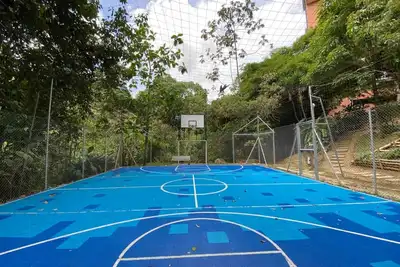 Image de 2 bedroom apartment in the middle of a forest pool gym fast WiFi, pet friendly