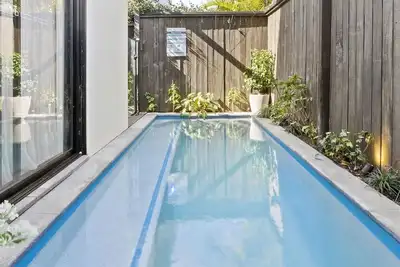 Beach Side Bliss Mermaid beach 3bd  Heated Pool