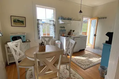 Image de Historic Cottage at Ridgewood Ranch, Home of Seabiscuit