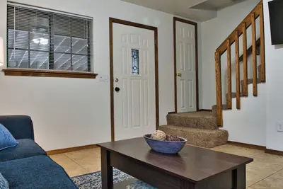Image de Fantastic 3-bedroom townhome with WiFi in downtown Flagstaff