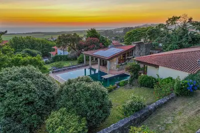 Image de Quinta à Carreço - Piscine Infinie et Vue Mer