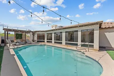 Image de Relaxing 5br w/ Heated Pool, Billiards & Foosball