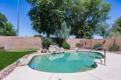 Image de Sun-Kissed Gem, Pool Heater, Golf Green, Az Room