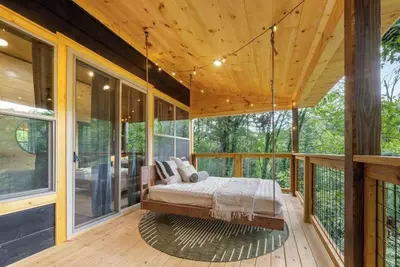 Image de Rustic Cabin Retreat・Sleeps 10・Indoor Pool・Hot Tub