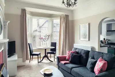 Classic 1 bedroom apartment