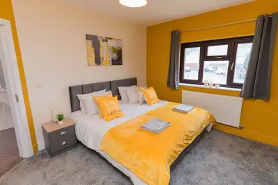 Image de Modern 5 Br Escape. Luxe Touches + WiFi