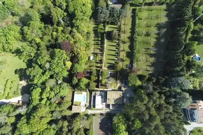 Image de Maison dans un écrin de verdure. Piscine, tennis; Idéal pour se ressourcer!