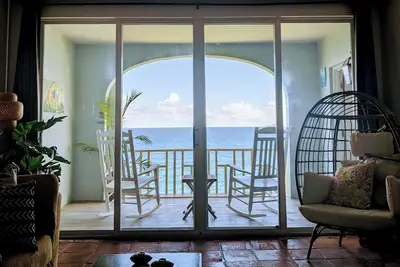 Image de \"Spectacular Ocean Views\" at Calypso Castillo!