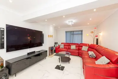 Image de Pass the Keys | Stylish House|Smart Features|Jacuzzi|Large Garden