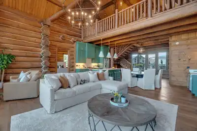 Image de New Luxury True Log Cabin - 10 Mins To Parkway